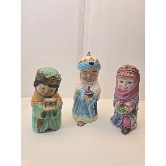Vintage 3-Piece Wise Men Nativity Figurine Set Ceramic Pastel Christmas Decor - Picture 1 of 9
